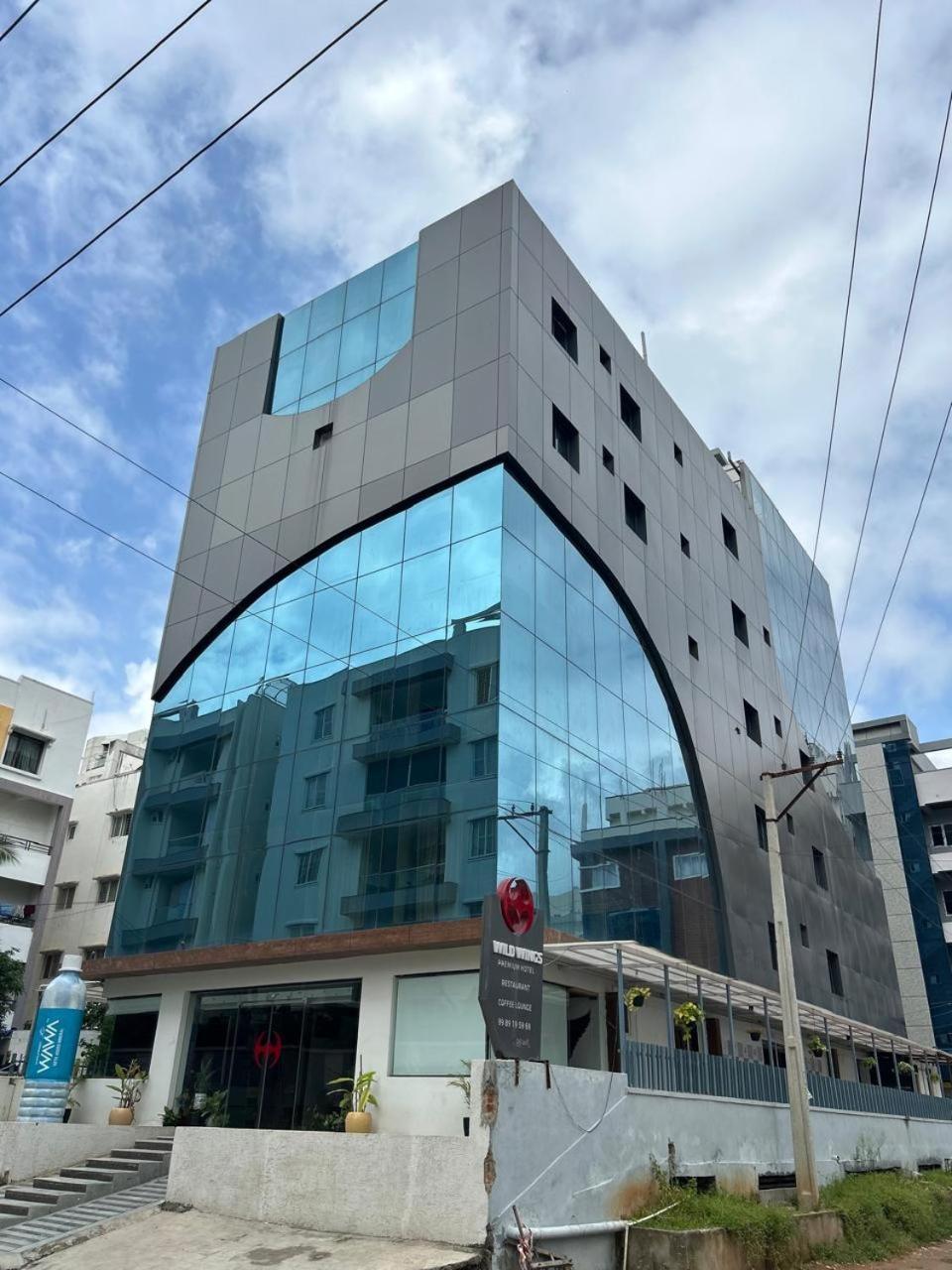 Wild Wings Premium Hotel Haidarábád Kültér fotó