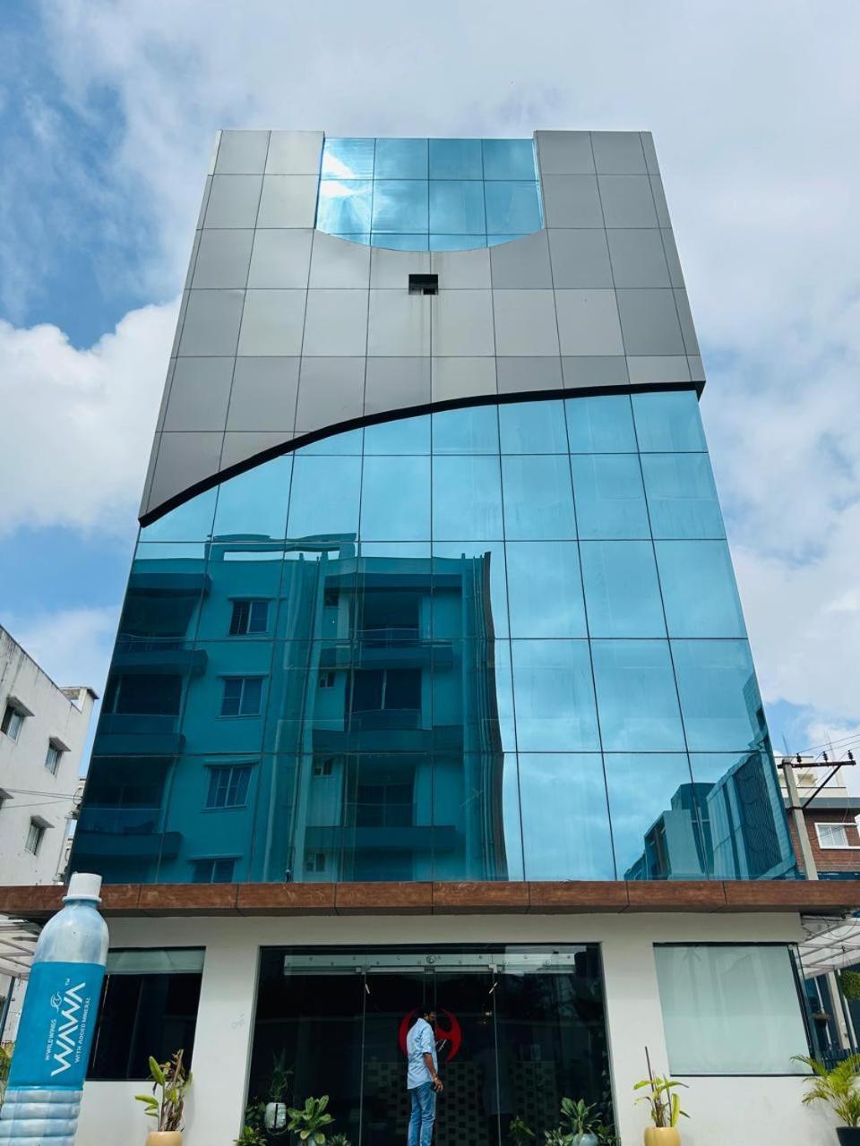 Wild Wings Premium Hotel Haidarábád Kültér fotó
