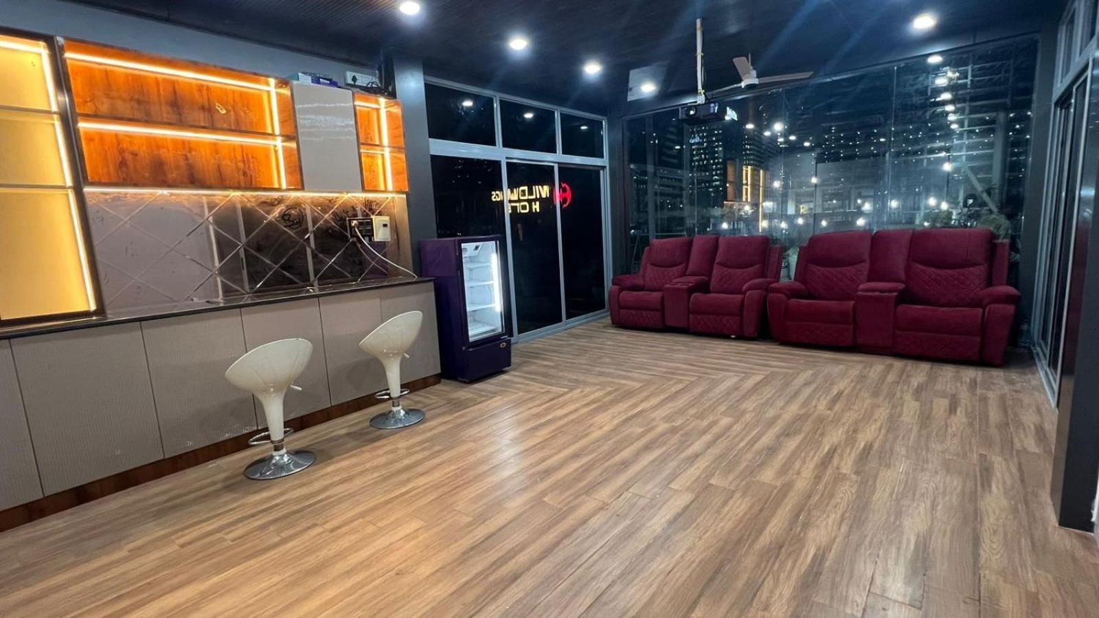 Wild Wings Premium Hotel Haidarábád Kültér fotó