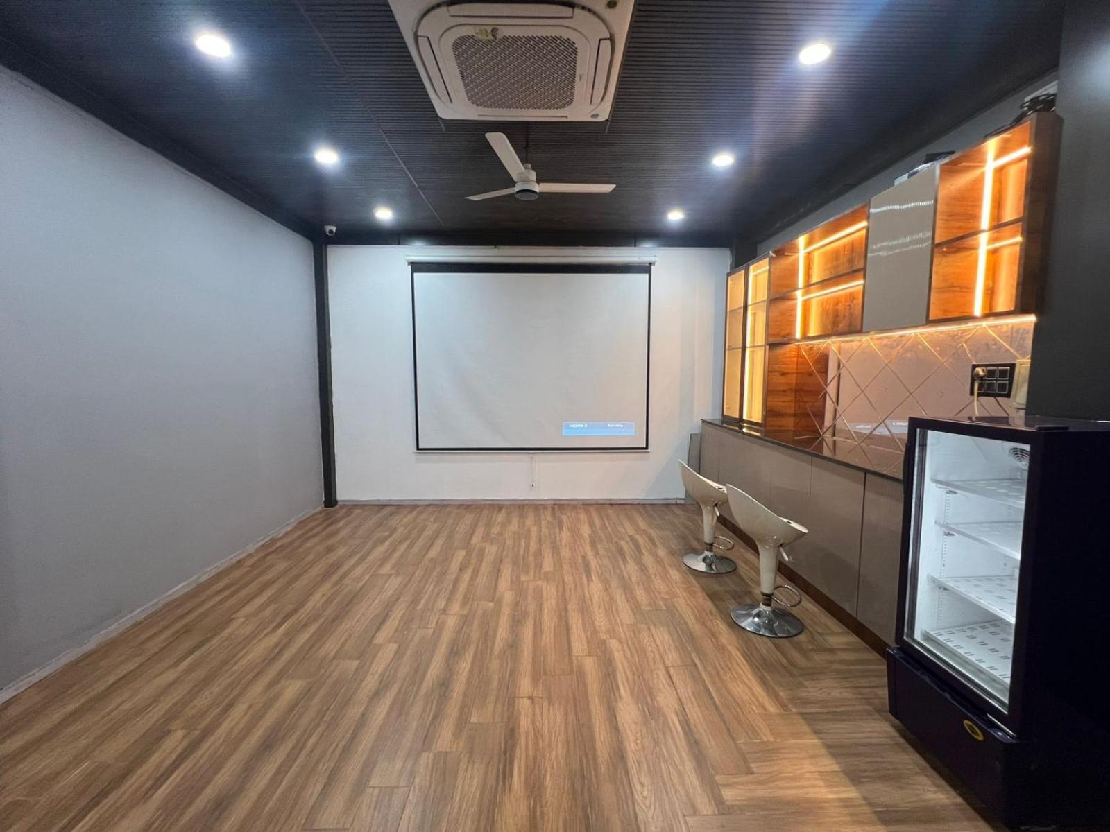 Wild Wings Premium Hotel Haidarábád Kültér fotó